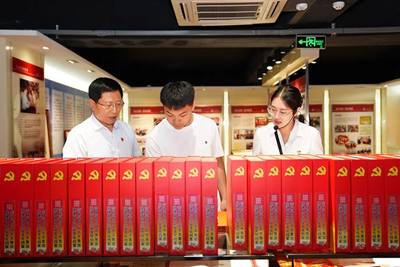 “雪饼猴”王铁柱走进白山方大集团吉林省酒文化博物馆：看尽一个民营企业的文化担当(图7)