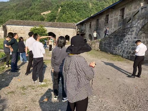 2157009906152972_5.jpg 2157009906152972_5.jpg