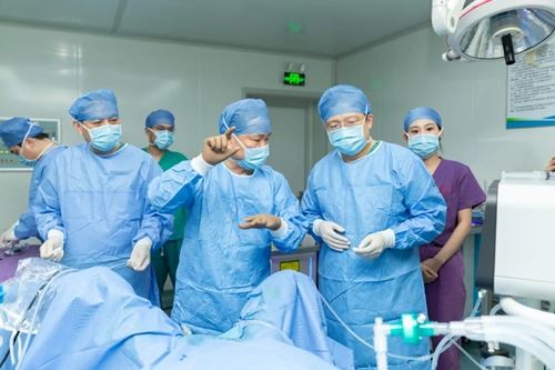 结石诊疗新技术!特邀宋乐明教授演示“智能控压联合可弯曲测压鞘软镜碎石清石技术”(图4) 结石诊疗新技术!特邀宋乐明教授演示“智能控压联合可弯曲测压鞘软镜碎石清石技术”(图4)