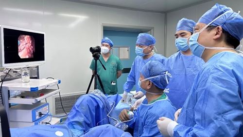 结石诊疗新技术!特邀宋乐明教授演示“智能控压联合可弯曲测压鞘软镜碎石清石技术”(图5) 结石诊疗新技术!特邀宋乐明教授演示“智能控压联合可弯曲测压鞘软镜碎石清石技术”(图5)