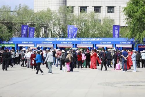 以“星海书韵”激活城市文化新引擎丨2025哈尔滨首届科幻主题书展开展(图3)