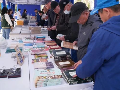 以“星海书韵”激活城市文化新引擎丨2025哈尔滨首届科幻主题书展开展(图4)