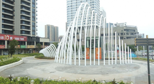 亚洲最大不锈钢灯光雕塑星环雕塑亮相长沙(图2)