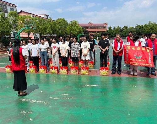 琪沁正能量以行动践行初心，助力青春逐梦(图1)