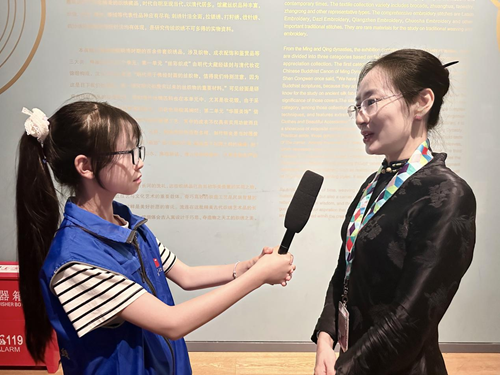 旗帜小记者走进清华大学艺术博物馆——探秘织绣与家具里的东方美学(图9) 旗帜小记者走进清华大学艺术博物馆——探秘织绣与家具里的东方美学(图9)