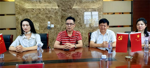 助力职业教育与城市发展深度融合——安徽省市长协会为重点单位授牌(图2) 助力职业教育与城市发展深度融合——安徽省市长协会为重点单位授牌(图2)