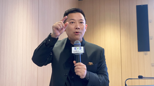 北京爱尔眼科医院携手旗帜小记者共筑清晰视界实现明眸未来(图3) 北京爱尔眼科医院携手旗帜小记者共筑清晰视界实现明眸未来(图3)