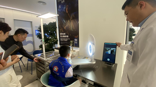 北京爱尔眼科医院携手旗帜小记者共筑清晰视界实现明眸未来(图6) 北京爱尔眼科医院携手旗帜小记者共筑清晰视界实现明眸未来(图6)