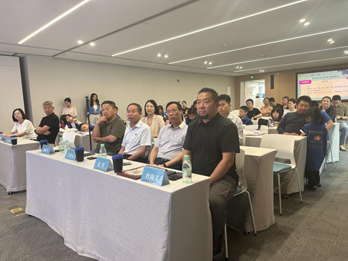 旗帜小记者签约上市公司 共筑清晰视界实现明眸未来(图13) 旗帜小记者签约上市公司 共筑清晰视界实现明眸未来(图13)