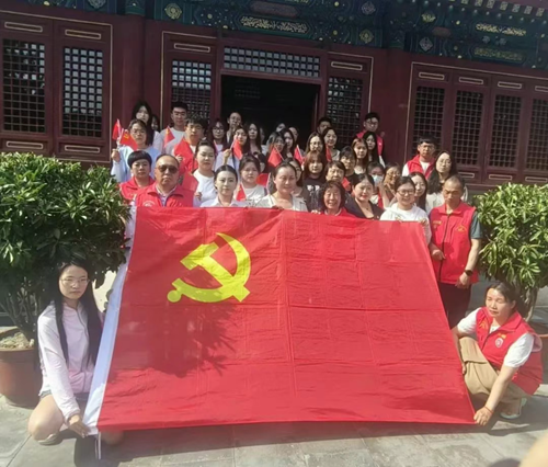 传承红色基因 献礼党的生日——内蒙古鸿德文理学院经管系联合多家单位开展主题党日活动(图1)