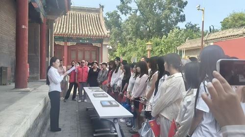 传承红色基因 献礼党的生日——内蒙古鸿德文理学院经管系联合多家单位开展主题党日活动(图3)