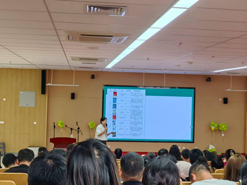 从‘心’出发,快乐入学——雄安雄东长丰小学2025年秋季新生入学、转学家长会成功举办(图11) 从‘心’出发,快乐入学——雄安雄东长丰小学2025年秋季新生入学、转学家长会成功举办(图11)