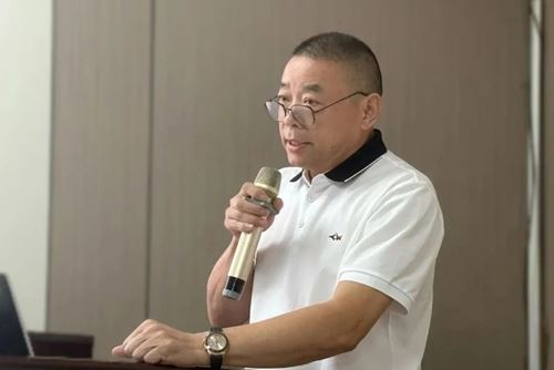 回顾工作总结经验，聚焦目标再创佳绩——苏州名仕医院召开年中工作总结会议(图2)