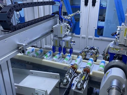 丰日钠离子汽车启动电池 澎湃动力启动无忧(图1)