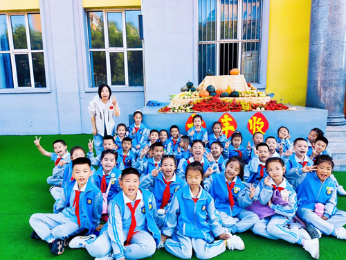佳木斯市光复小学举办“庆丰收 享运动 乐成长”主题活动(图5) 佳木斯市光复小学举办“庆丰收 享运动 乐成长”主题活动(图5)