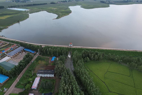 农安县三岗镇永远村：兵支书领航振兴路，特色物产誉乡邻(图1)