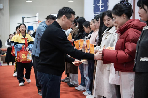 登高“阅”古今，双语“瞰”世界——雄东爱景小学双语阅读节圆满落幕(图9)