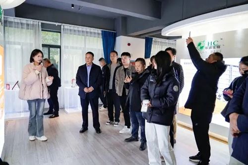 全省140余位外贸精英齐聚华诚生物,共探罗汉果甜蜜事业出海口(图2) 全省140余位外贸精英齐聚华诚生物,共探罗汉果甜蜜事业出海口(图2)