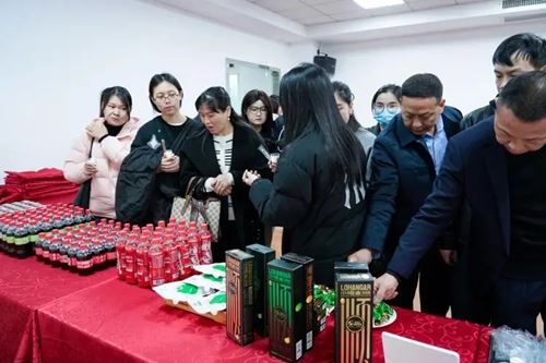 全省140余位外贸精英齐聚华诚生物,共探罗汉果甜蜜事业出海口(图7) 全省140余位外贸精英齐聚华诚生物,共探罗汉果甜蜜事业出海口(图7)