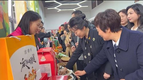 宜城村播妇联亮相市级平台 巾帼“她力量”赋能乡村振兴(图3) 宜城村播妇联亮相市级平台 巾帼“她力量”赋能乡村振兴(图3)